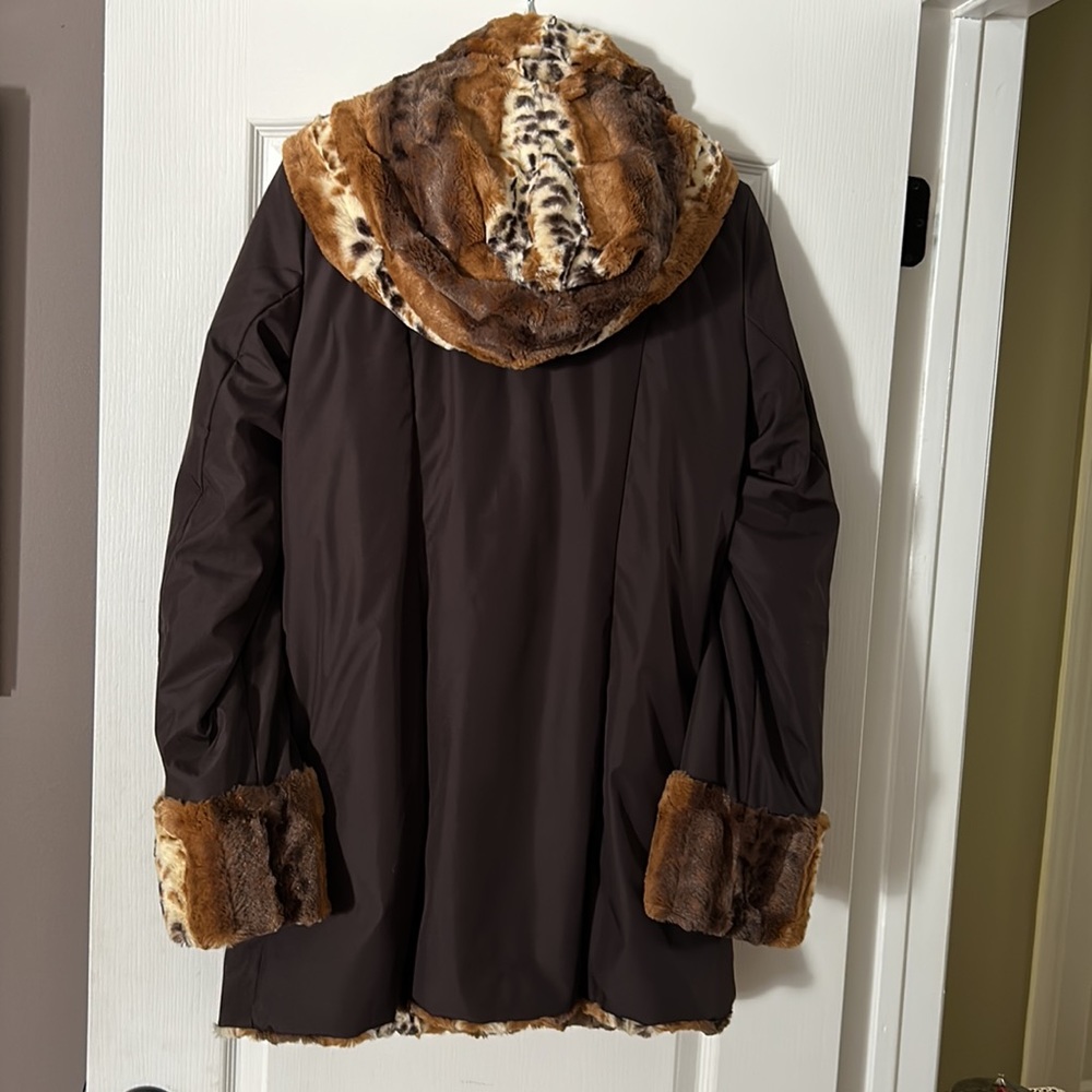 Dennis Basso luxury coat - Picture 3 of 9